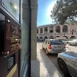 Arena Luxury Konukevi Verona