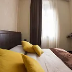 竞技场豪华旅馆
