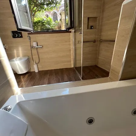 Arena Luxury ורונה